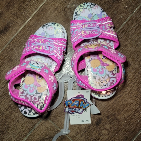 Paw Patrol Other - NWT  GIRLS PINK PAW PATROL NON SLIP LIGHT UP SANDALS VELCRO CLOSURE